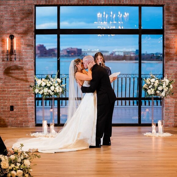 Justin Alexander Wedding Gown - Ivory - Picture 4 of 14